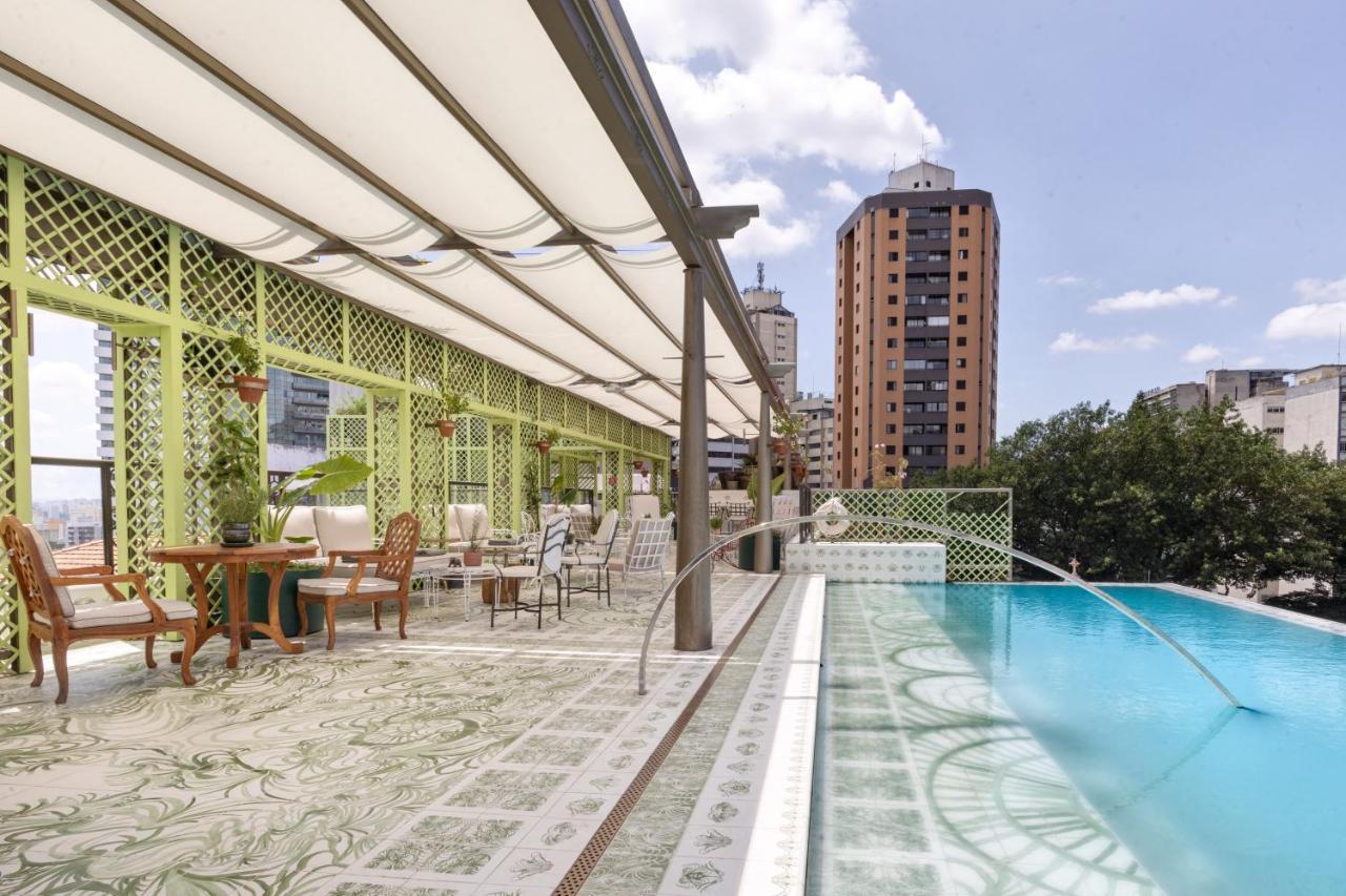 Rosewood Sao Paulo Hotell Exteriör bild The rooftop pool at the hotel
